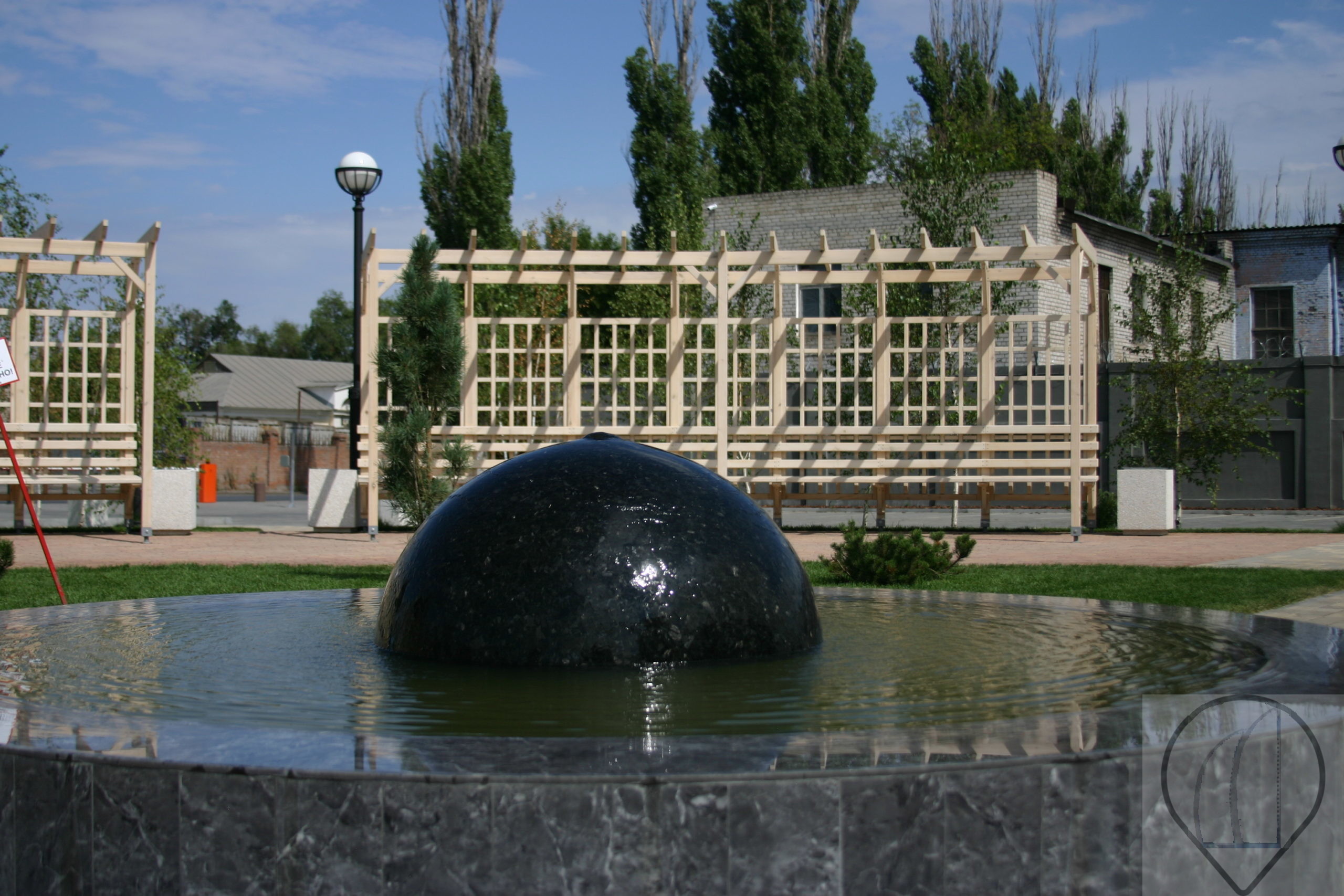 Волжский фонтан шар